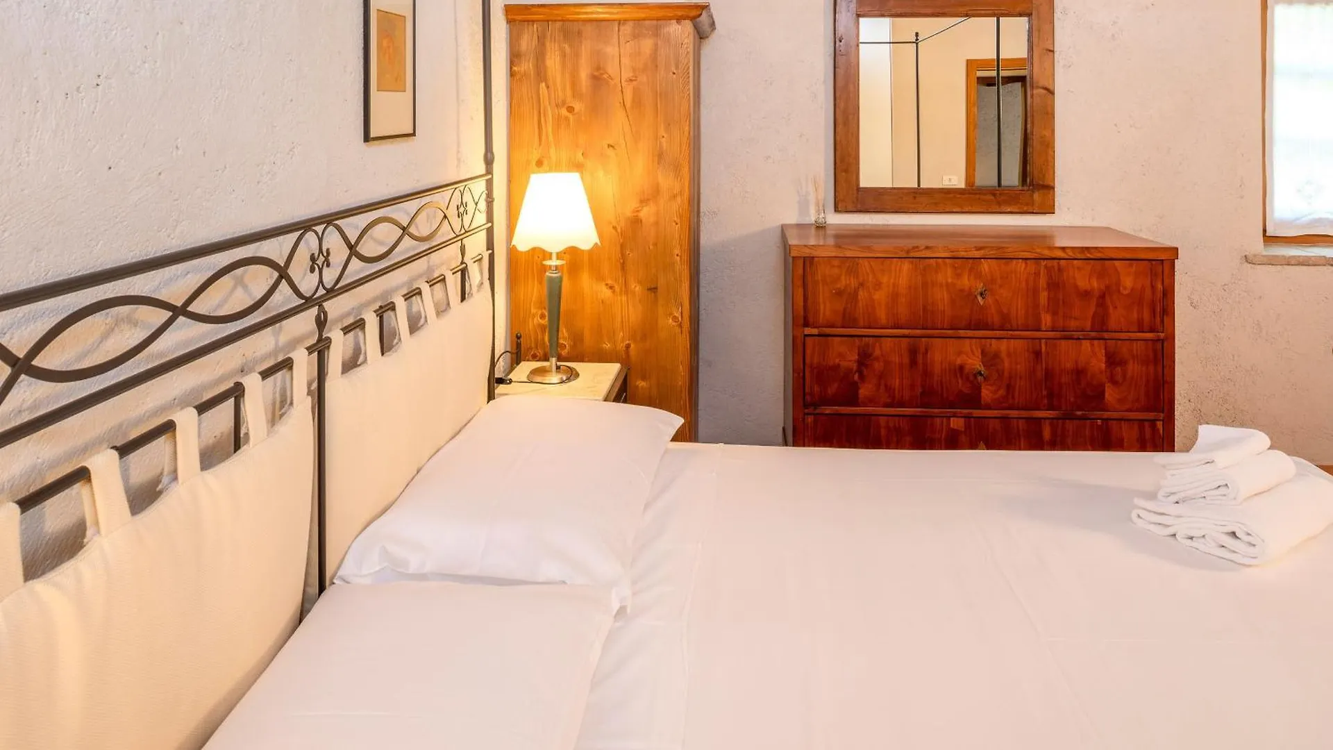 Casale Toscana Costermano sul Garda Apartment